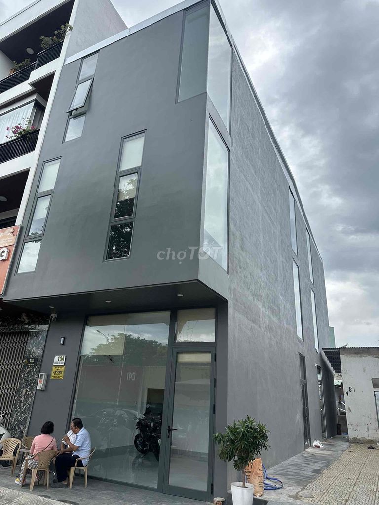 Cho thuê full tầng 1 mặt tiền Hoàng Thị Loan