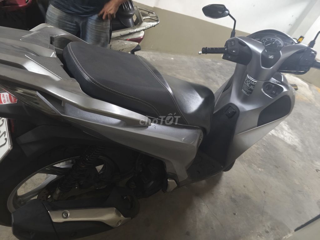 XE TAY GA ABS SH125 HONDA 2019 BẠC. Mua bán Xe máy tại Thành phố Thủ Đức Tp Hồ Chí Minh được đăng bởi Thang Le hình 8