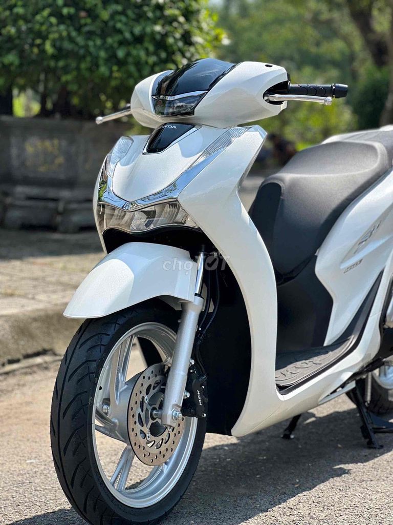 Honda SH 160i 2025 Trắng 1000 km. Mua bán Xe máy tại Quận Gò Vấp Tp Hồ Chí Minh được đăng bởi CHXM 86 chuyên bán xe trả góp hình 6