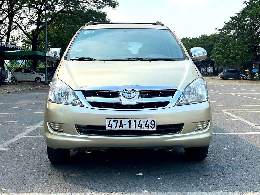 Toyota Innova 2008 J -  Màu vàng cát đẹp