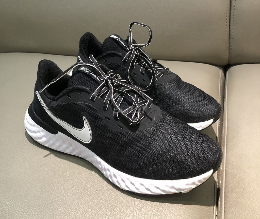 Giày Nike chính hãng made Indo size 43 còn rất đẹp. Mua bán Giày dép tại Quận Ba Đình Hà Nội được đăng bởi SPORT hình 1