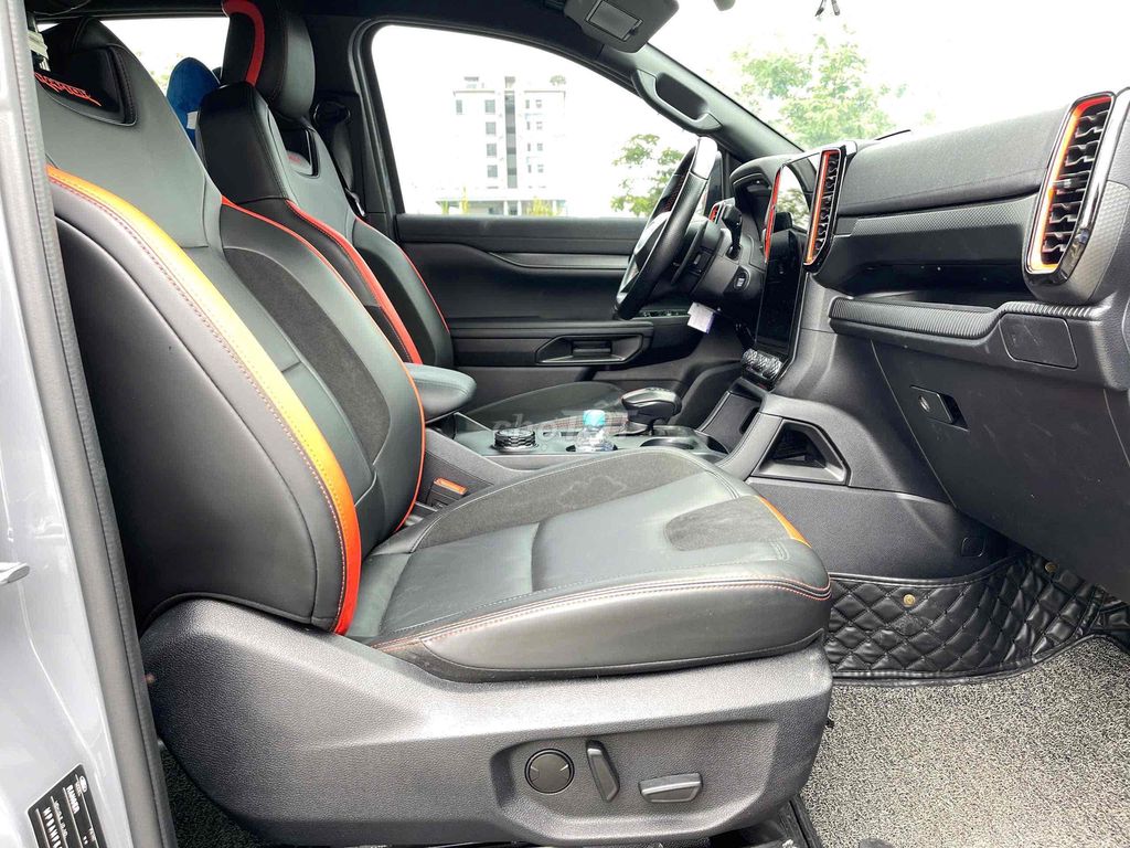 Ford Ranger 2023 Raptor 2.0L 4x4 AT - 40600 km. Mua bán Ô tô tại Quận 8 Tp Hồ Chí Minh được đăng bởi XE LƯỚT CHÍNH HÃNG SaigonFord hình 4
