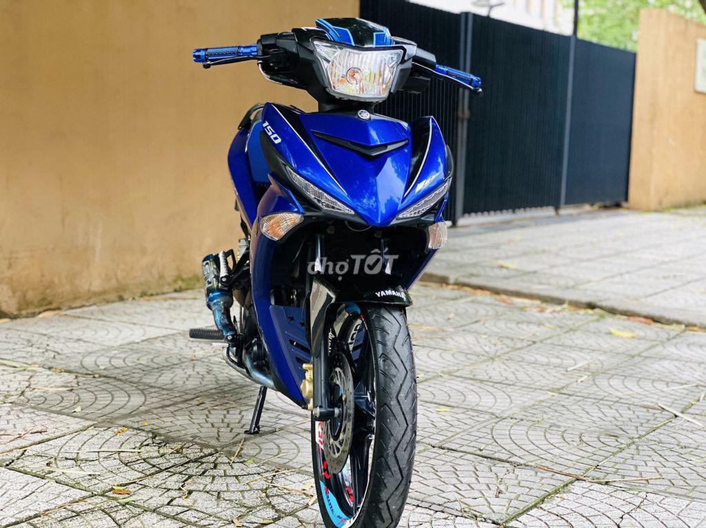 YAMAHA EXCITER 150 MÀU XANH CÓ LÊN CHÚT ĐỒ CHƠI