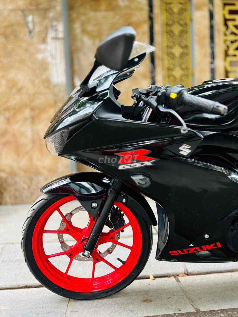 Suzuki gsx R150 cuối 2020 xe nguyên zin đẹp keng .. Mua bán Xe máy tại Quận Cầu Giấy Hà Nội được đăng bởi Tong motor xe may hình 10