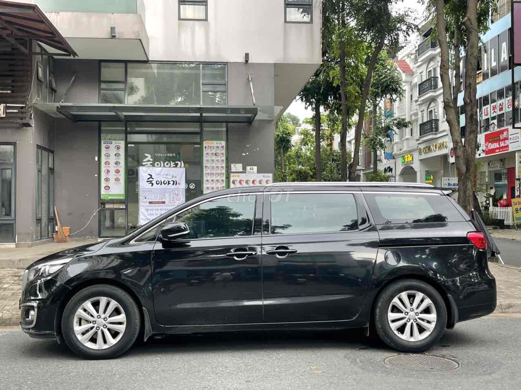Kia Sedona 2016 3,3-литровый GATH - красивый домашний автомобиль