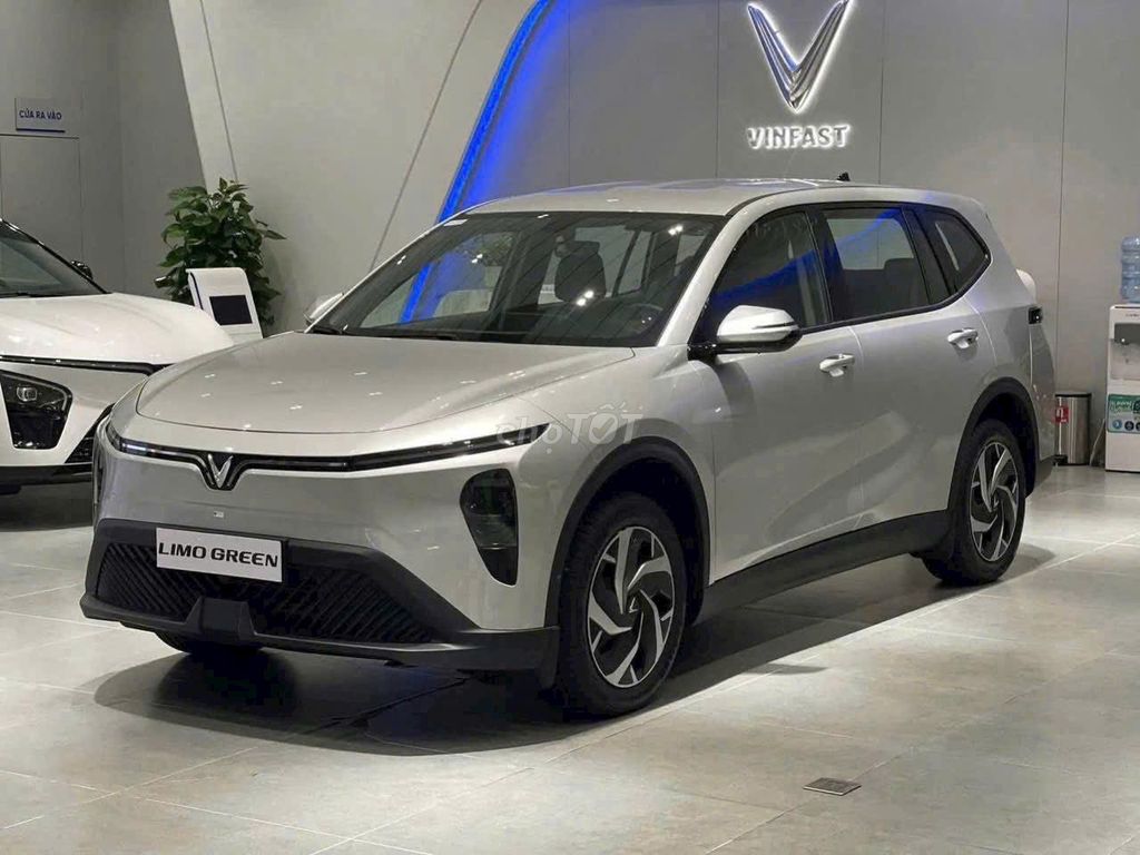 VinFast Limo Green 2025. Mua bán Ô tô tại Quận Cái Răng Cần Thơ được đăng bởi Trần Nguyễn Hoàng Long 20-12-02 hình 4