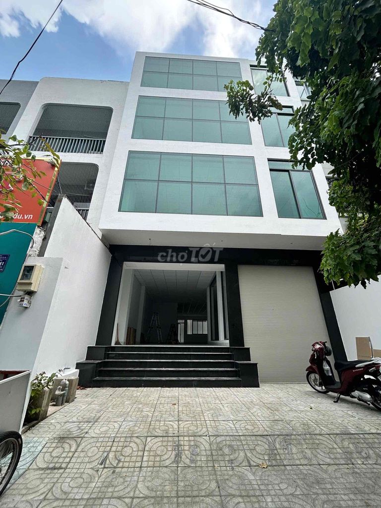 BUILDING KHU TÂY THẠNH - 8 x 26 - 3 TẦNG - TRỐNG SUỐT