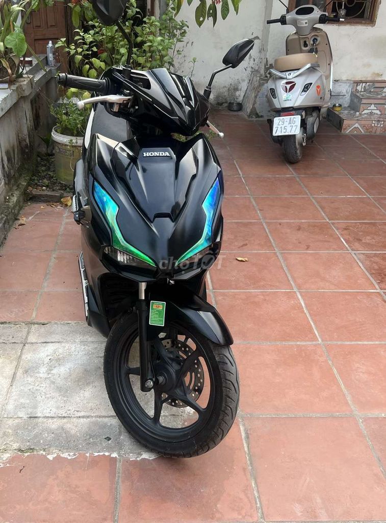 Специальная модель Honda Airblade 125 2020, черная