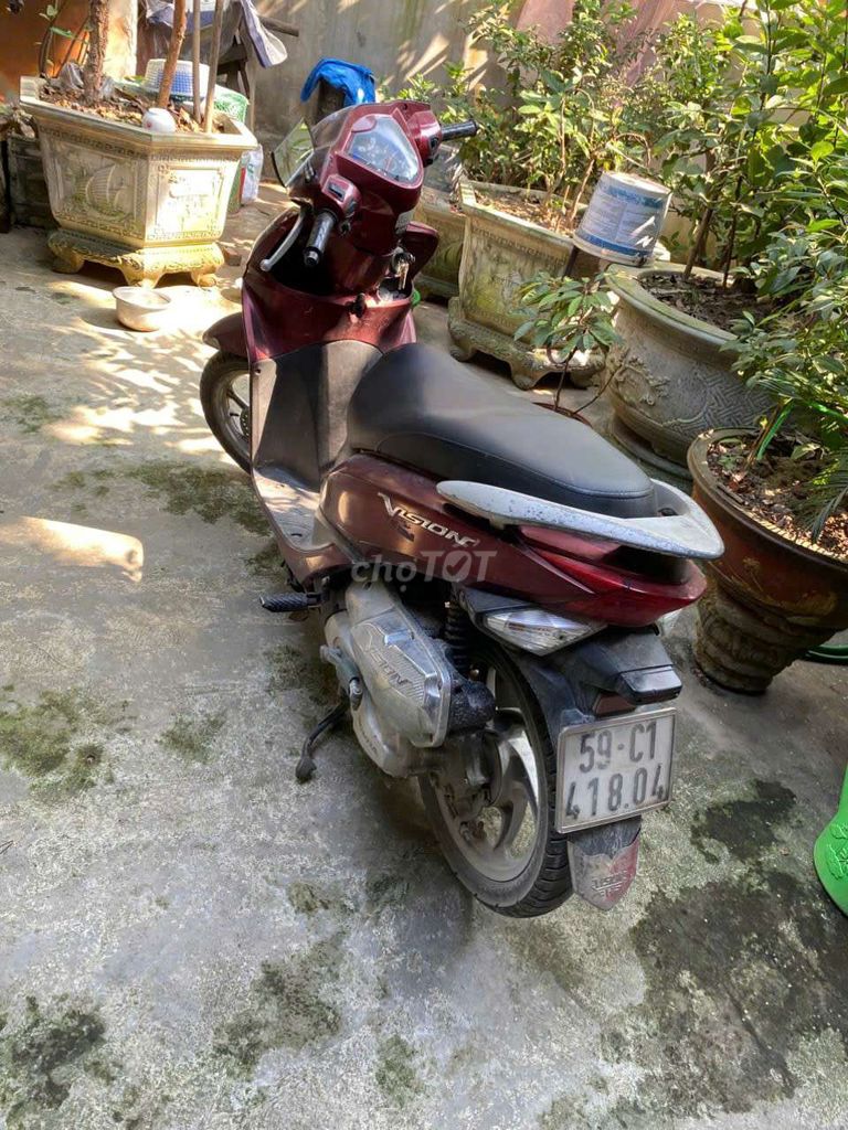 Honda Vision 2013 màu Đỏ. Mua bán Xe máy tại Quận 4 Tp Hồ Chí Minh được đăng bởi Nguyễn minh phước hình 1