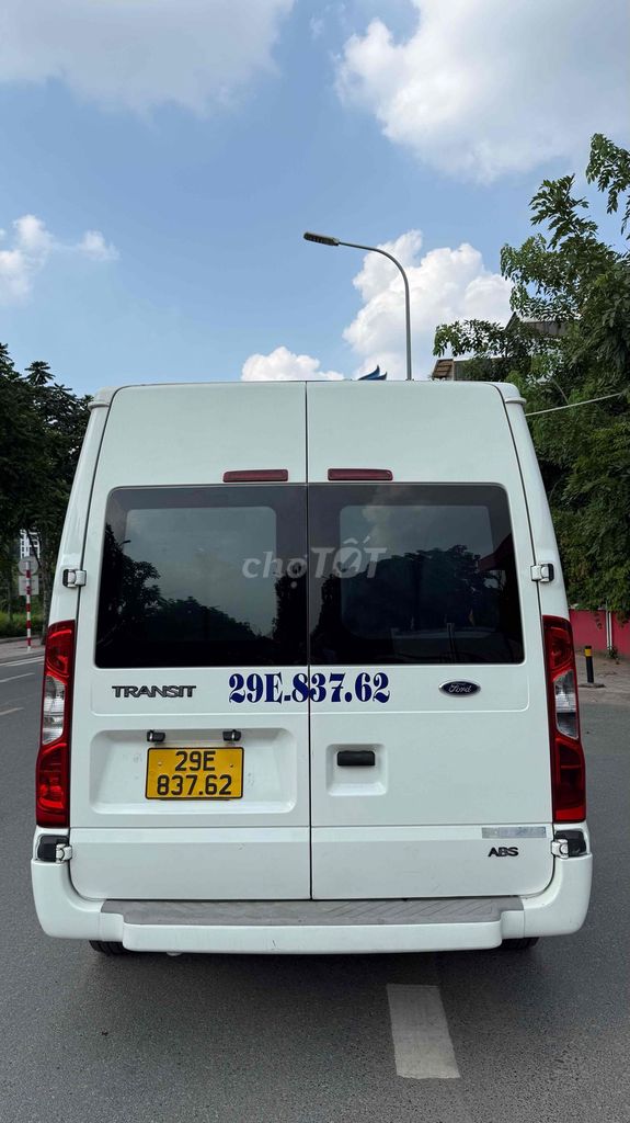 Ford Transit средняя база, регистрация 2020, белый, Вьетнам