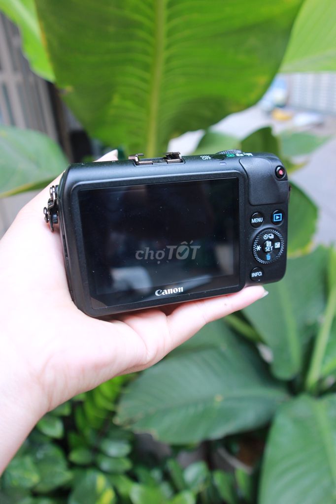 Máy ảnh Canon EOS M Likenew. Mua bán Máy ảnh, Máy quay tại Quận Bình Tân Tp Hồ Chí Minh được đăng bởi Dân Nguyễn hình 1