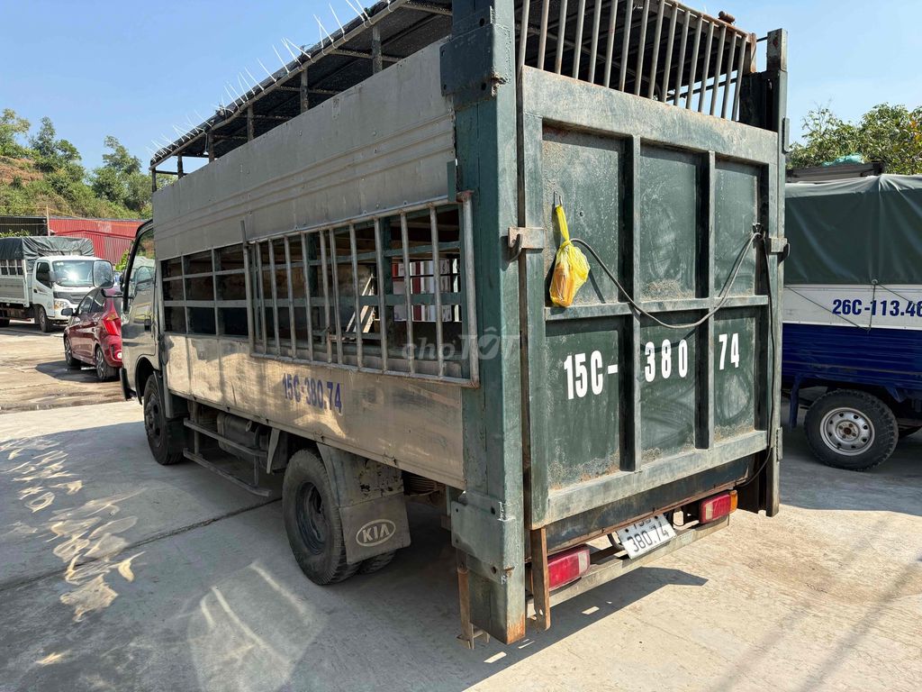 Kia K165 đời 2017 chở lợn có nâng hạ hàng xe đẹp. Mua bán Xe tải, xe ben tại Huyện An Lão Hải Phòng được đăng bởi Nguyễn Công Thành hình 5