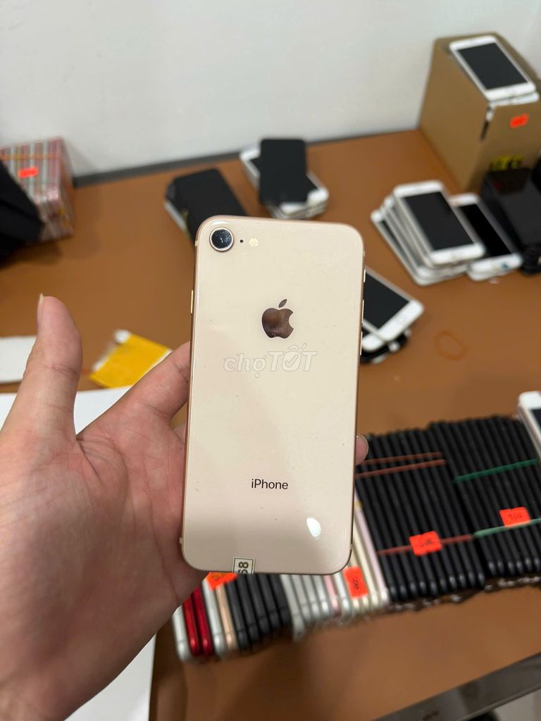 Apple iPhone 8 Vàng. Mua bán Điện thoại tại Quận Bắc Từ Liêm Hà Nội được đăng bởi Tuấn Táo To  hình 1