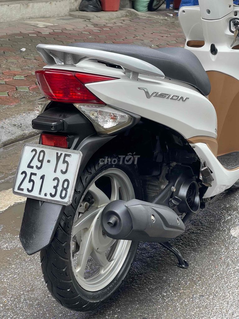 VISION BẢN CHÓT CHÉT CỦA FOM CŨ. Mua bán Xe máy tại Quận Đống Đa Hà Nội được đăng bởi Hà hình 4