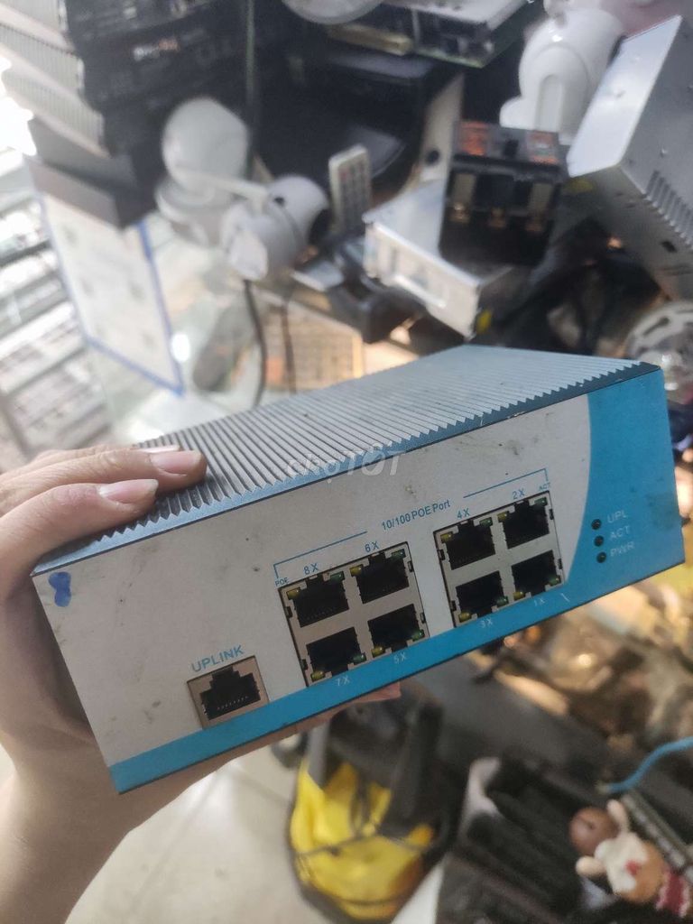 Thanh lí switch chia poe 800k rất đẹp