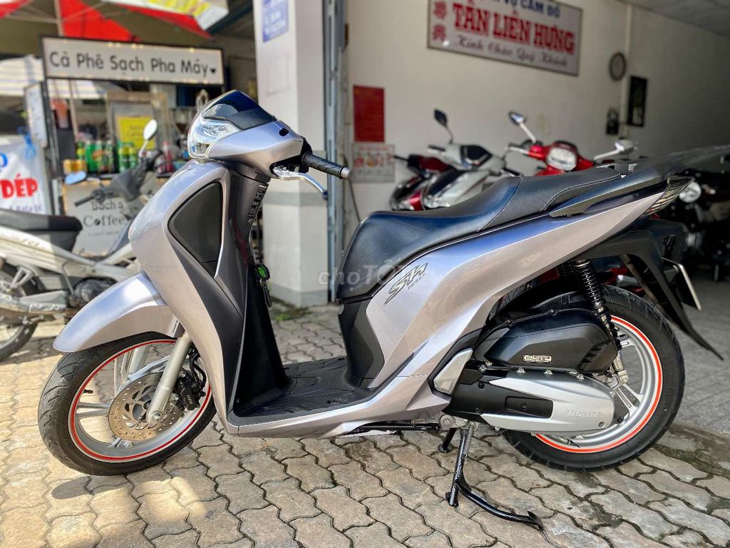 Honda SH 125i CBS 2017 XÁM GHI Máy Zin êm. Mua bán Xe máy tại Quận Ninh Kiều Cần Thơ được đăng bởi Xe Máy TÂN LIÊN HƯNG 1 91B hình 2