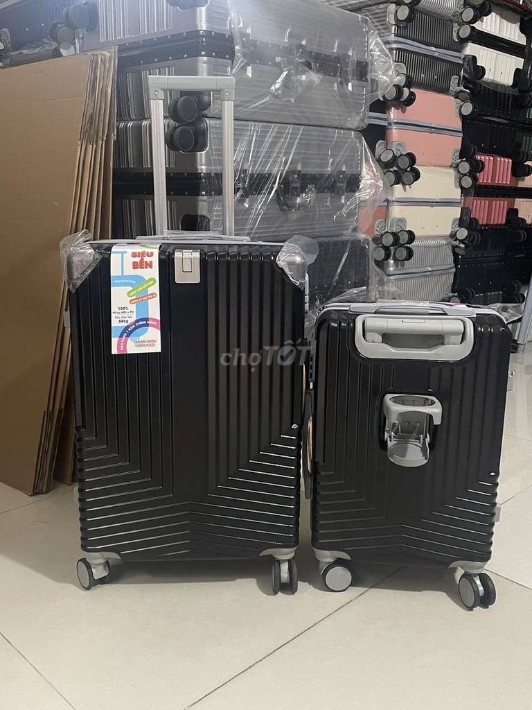 Vali kéo Đen ABS+PC size 28. Mua bán Túi xách tại Quận Tân Bình Tp Hồ Chí Minh được đăng bởi Phạm Thị Ny Ny hình 1
