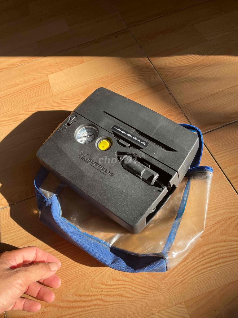 Bộ vá lốp khẩn cấp Michelin 12V. Mua bán Phụ tùng xe tại Thành phố Pleiku Gia Lai được đăng bởi Chán Thì Bán  hình 6