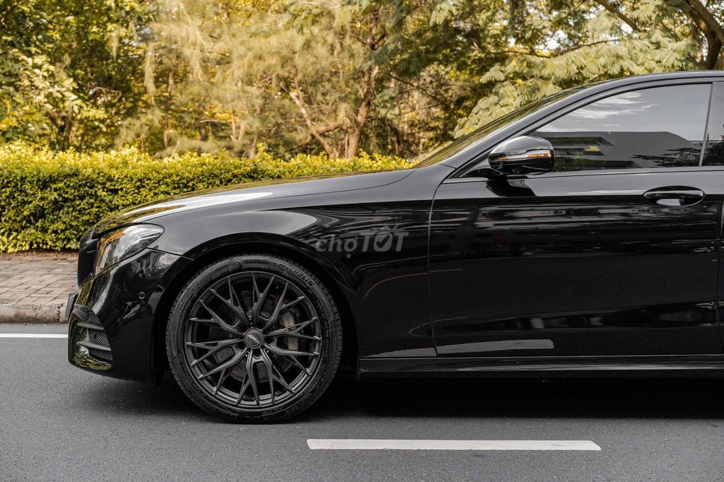 E300_AMG_2017 màu đen cá nhân siêu đẹp & siêu ngâu. Mua bán Ô tô tại Quận 7 Tp Hồ Chí Minh được đăng bởi Dương Phương hình 3