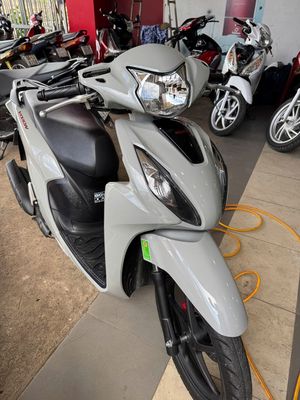 Honda Vision 2024 Thể thao bánh lớn Xám. Mua bán Xe máy tại Huyện Trảng Bom Đồng Nai được đăng bởi phương