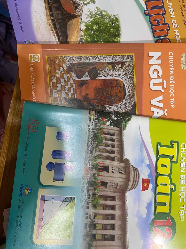 Sách giáo khoa Toán Văn Lịch Sử Lớp 12. Mua bán Sách tại Quận Bắc Từ Liêm Hà Nội được đăng bởi Mai Linh hình 1
