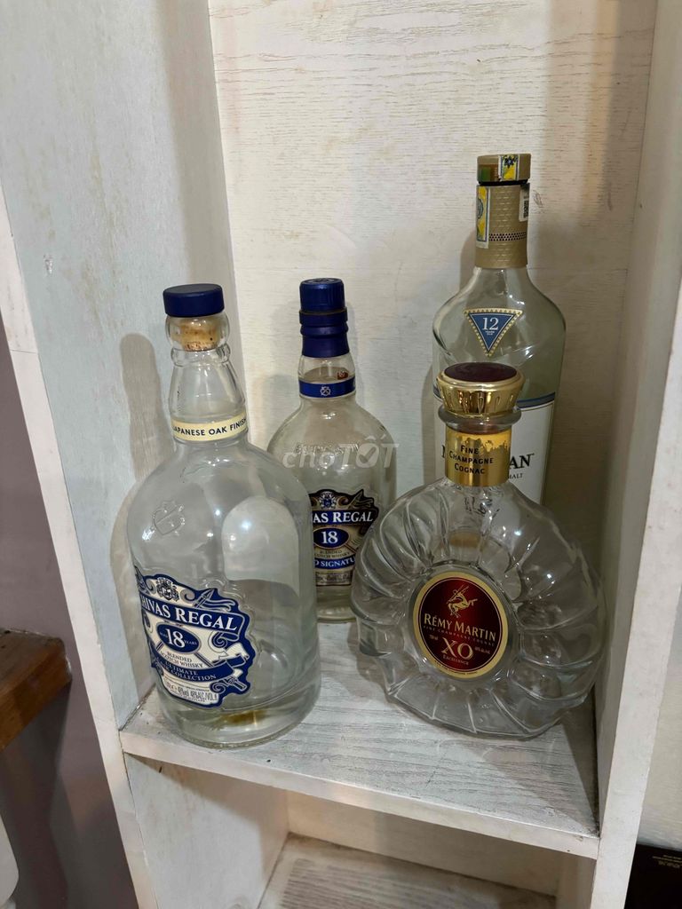 Vỏ chai rượu Chivas, XO các loại. Mua bán Đồ sưu tầm, đồ cổ tại Thành phố Thủ Đức Tp Hồ Chí Minh được đăng bởi Nguyễn Bảo Lâm hình 1