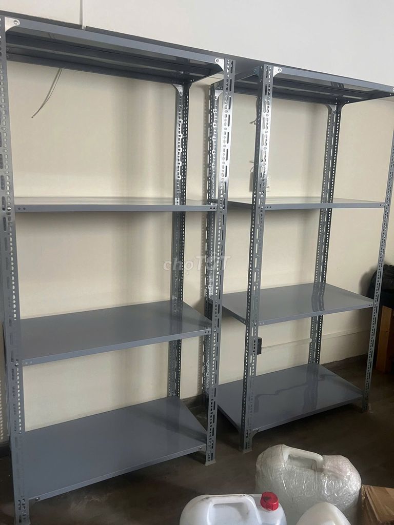 Kệ V lỗ Ngọc Tín Xám ghi 4 mâm 100kg/tầng. Mua bán Tủ, kệ gia đình tại Quận Tân Phú Tp Hồ Chí Minh được đăng bởi CÔNG TY NGỌC TÍN hình 1