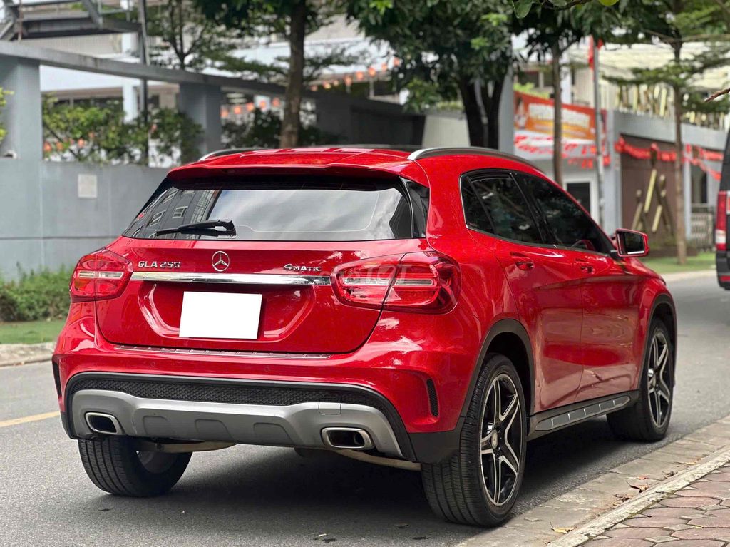 Mercedes Benz GLA250 AMG 4Matic sx 2016 màu đỏ. Mua bán Ô tô tại Quận Cầu Giấy Hà Nội được đăng bởi Cao Quý hình 6