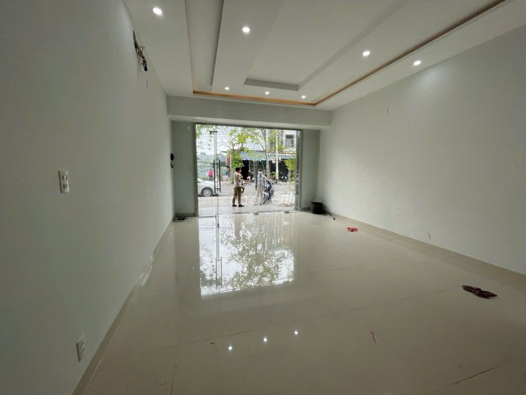 Cho thuê nhà đẹp 3 tầng MT Bùi Trang Chước - Hoà Xuân