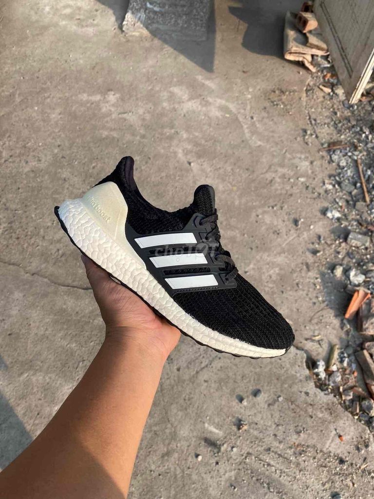 Ultraboost 4.0 cho ae chơi đây ạ📍