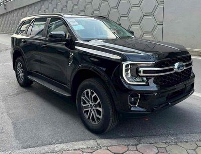 2026 Ford Everest Đen 7 chỗ đưa trước 345tr0