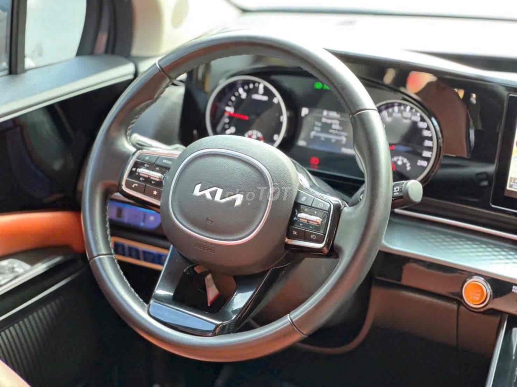 Kia Carnival 2.2D Luxury sx 2022 màu xanh. Mua bán Ô tô tại Quận Cầu Giấy Hà Nội được đăng bởi Cao Quý hình 9