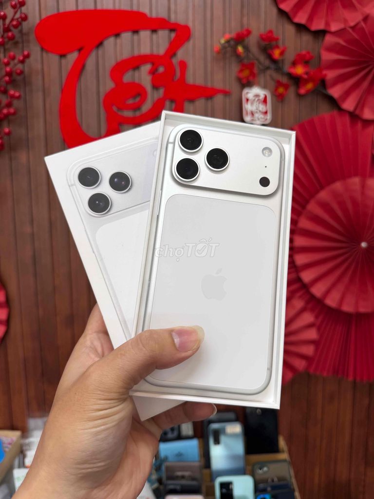 Apple iPhone 17 Pro Max 256GB Trắng Như mới. Mua bán Điện thoại tại Huyện Phong Điền Cần Thơ được đăng bởi Huỳnh Long hình 1