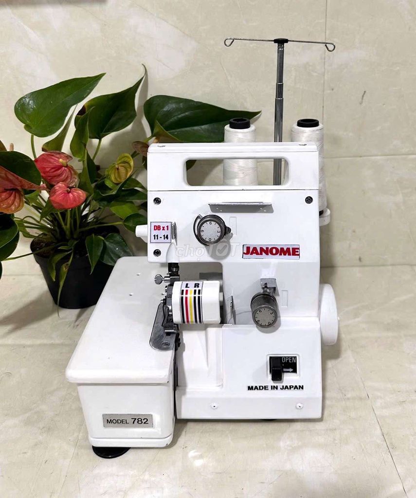 Vắt sổ nhật 1 kim 2 chỉ Janome