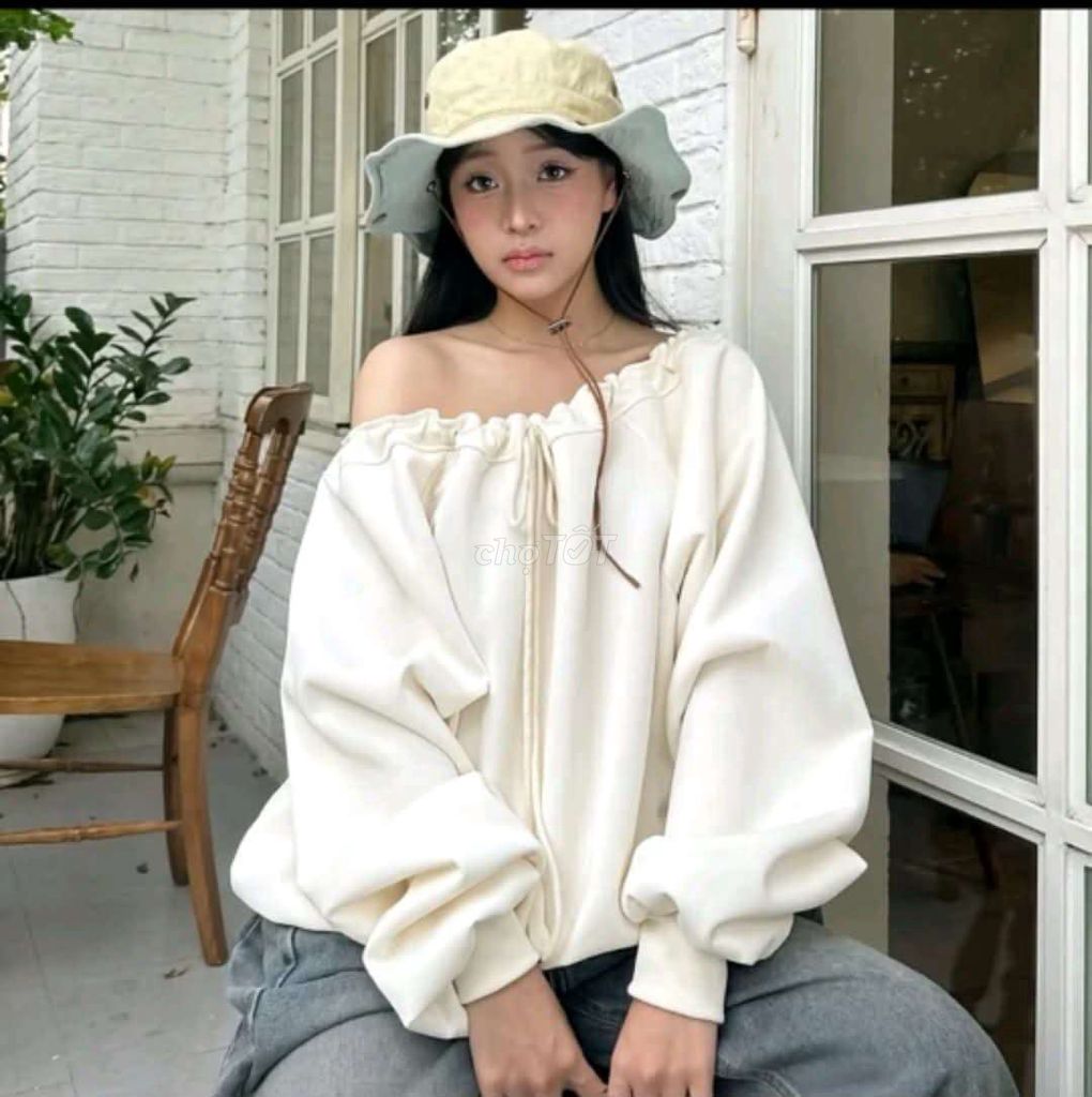 Áo kiểu nữ Trắng kem Vải mềm mại. Mua bán Quần áo tại Huyện Vĩnh Tường Vĩnh Phúc được đăng bởi Thảo Nguyen hình 1