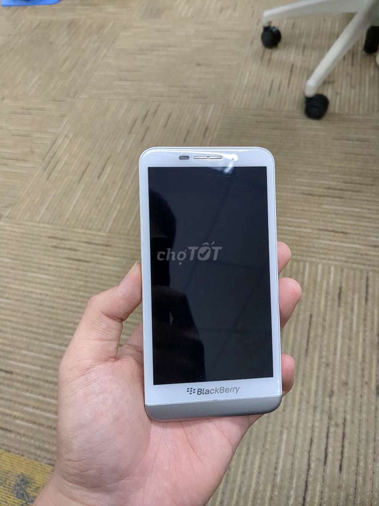Black Berry Z30 hư sim, Nokia 105 2G. Mua bán Điện thoại tại Quận 4 Tp Hồ Chí Minh được đăng bởi Hello Hello hình 1
