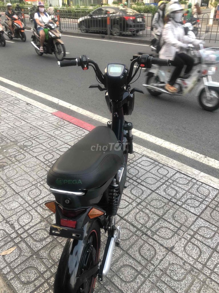 Xe điện PEGA màu Đen. Mua bán Xe điện tại Quận 4 Tp Hồ Chí Minh được đăng bởi Nguyễn Nghiêm Dũng hình 3