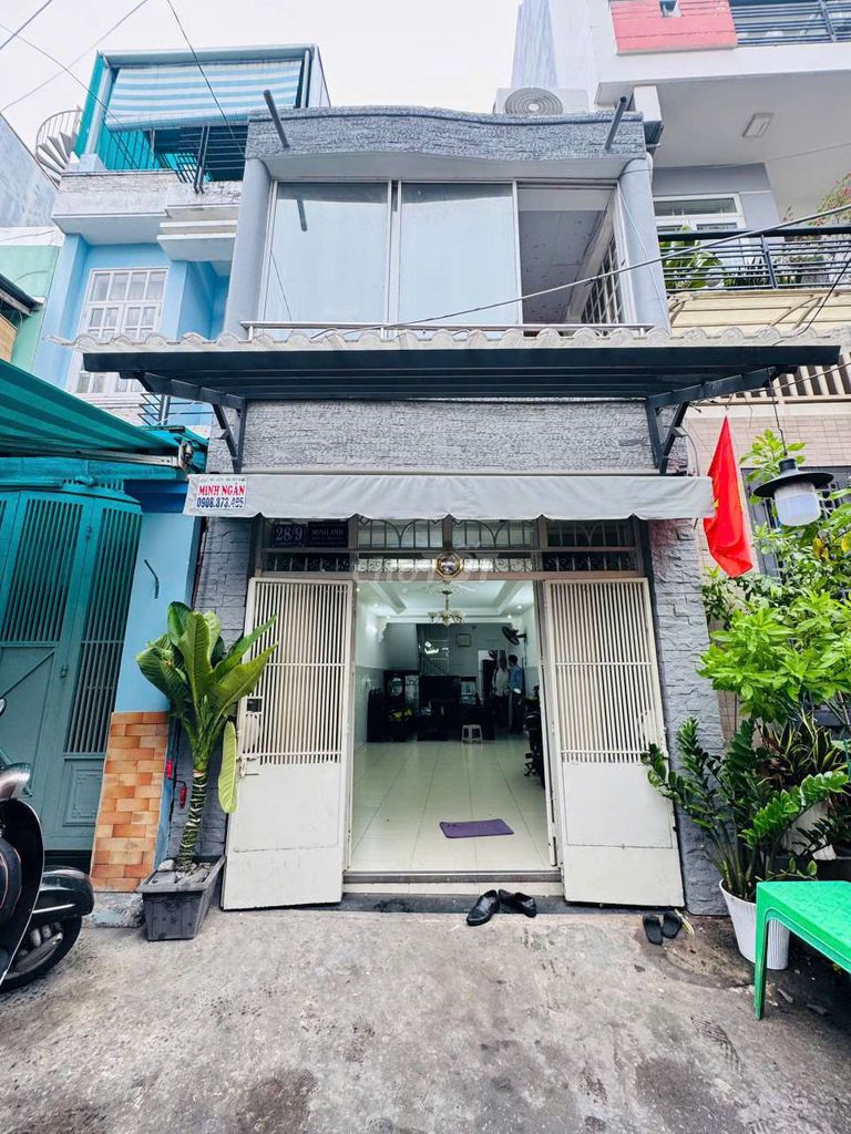 Bán nhà mặt tiền hẻm 28/ Âu Dương Lân,P.3,Q.8,dt: 3,6 x 15 - 2 tầng.