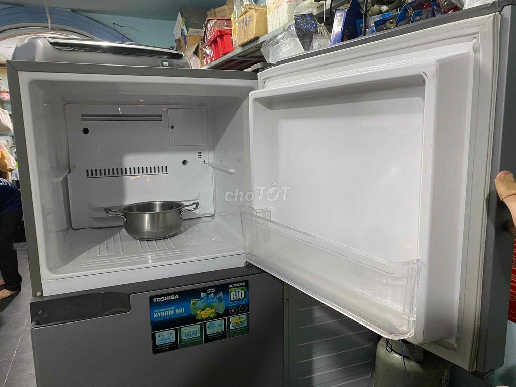 tủ lạnh TÔSHIBA INVERTER 300L. Mua bán Tủ lạnh tại Quận 8 Tp Hồ Chí Minh được đăng bởi LÊ HIỆP hình 2
