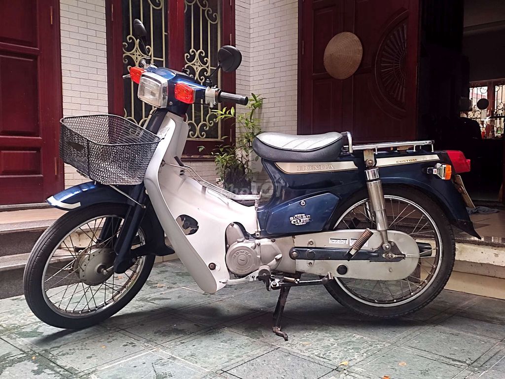 Honda ( 1991 ) 90 cm3 Nhật Bản. Mua bán Xe máy tại Quận Hoàng Mai Hà Nội được đăng bởi Hoàng Mai Tuấn 69 hình 1