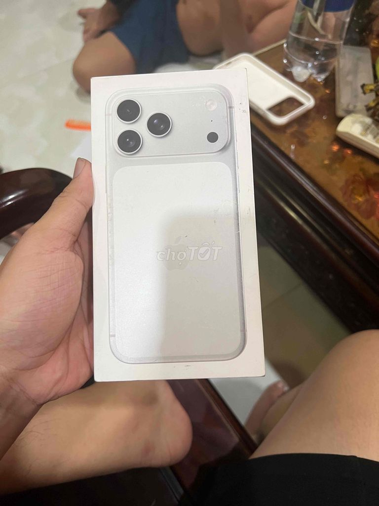 Apple iPhone 17 Pro Max 256GB Trắng Chưa kích hoạt. Mua bán Điện thoại tại Thành phố Thủ Đức Tp Hồ Chí Minh được đăng bởi Nguyễn Hoàng Long hình 1