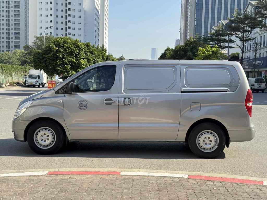Hyundai Grand Starex 2011 Van 3 chỗ máy dầu AT. Mua bán Ô tô tại Quận Bắc Từ Liêm Hà Nội được đăng bởi Tô Văn Tiến hình 6