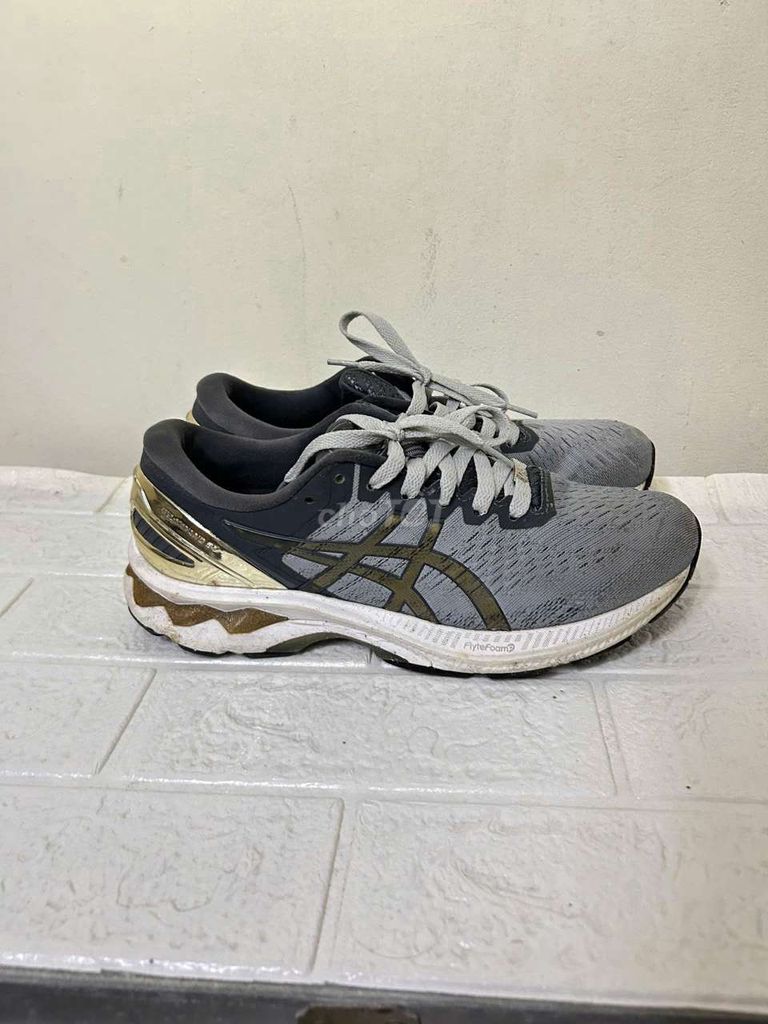 Giày chạy bộ Asics GEL-KAYANO 27 Xám 41.5. Mua bán Giày dép tại Quận Hà Đông Hà Nội được đăng bởi Phạm Sơn hình 1