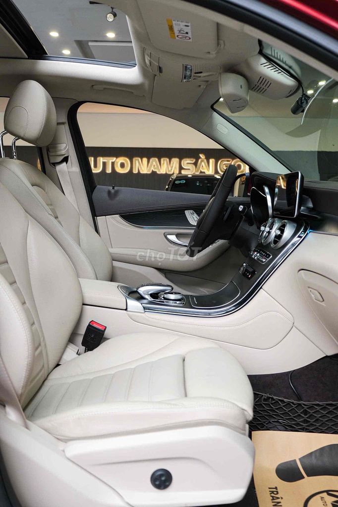 Mercedes GLC 300 4Matic 2019 - 61000 km. Mua bán Ô tô tại Quận 7 Tp Hồ Chí Minh được đăng bởi Quý Auto Nam Sài Gòn hình 9