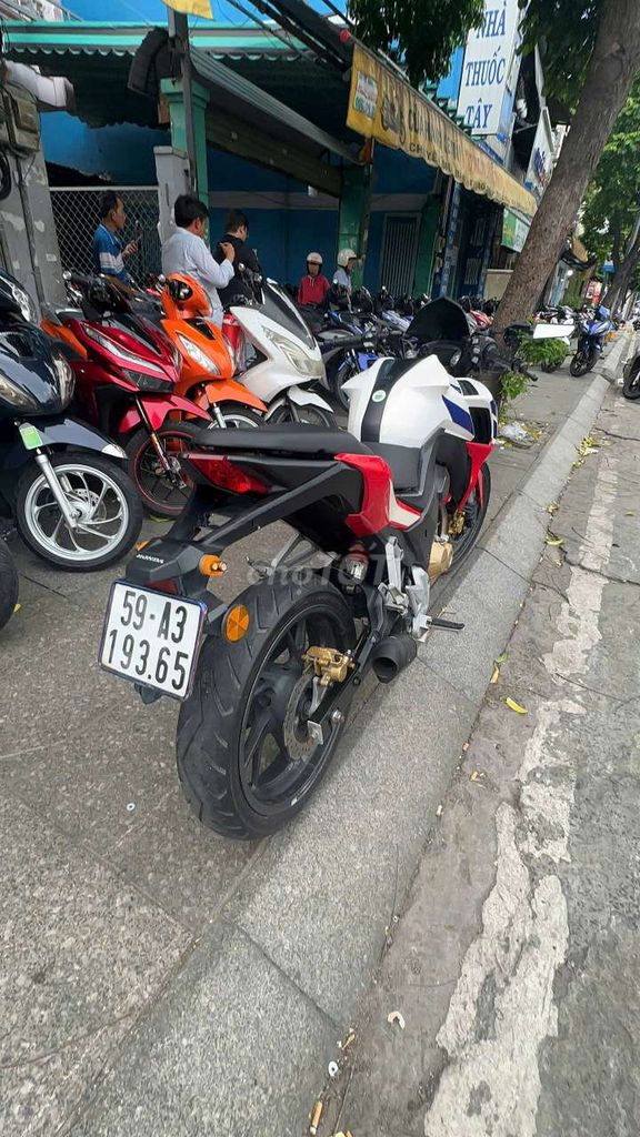 Honda CB190 2020 Красно-бело-синий