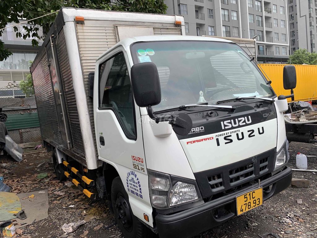 Isuzu 1,9t đời 2014 thùng 4,4*1,8*1,9 m mlanh