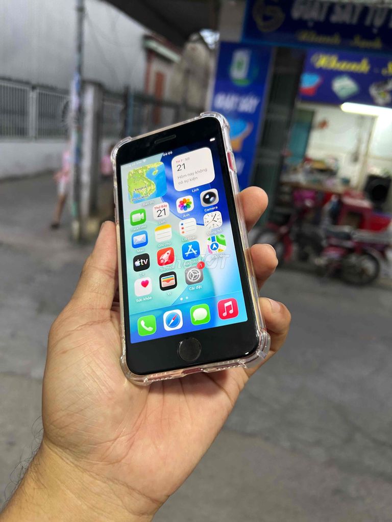 Apple iPhone SE 2020 64GB zin áp full chức năng. Mua bán Điện thoại tại Thành phố Biên Hòa Đồng Nai được đăng bởi LUCAS 6868 hình 1