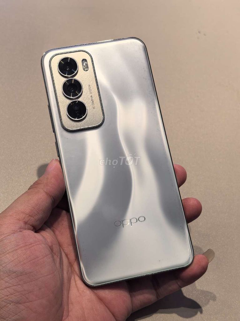 OPPO Reno 12 5G 12/256GB Bạc. Mua bán Điện thoại tại Quận Hoàng Mai Hà Nội được đăng bởi Nguyễn Ngọc Huy hình 1