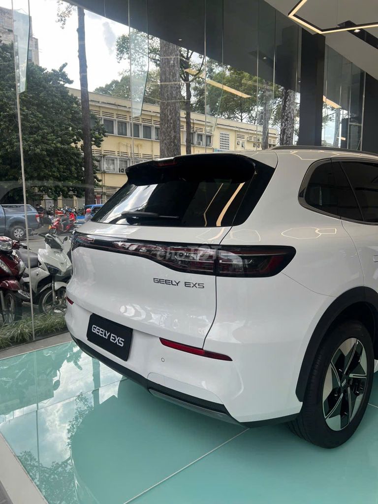 Geely EX5 2025. Mua bán Ô tô tại Quận 5 Tp Hồ Chí Minh được đăng bởi Công Tài Auto  hình 4