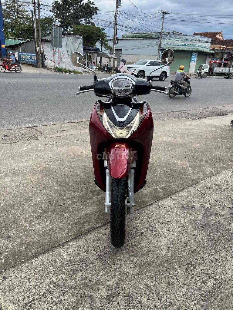 Honda SH Mode ABS 2024 Đỏ 6.000km. Mua bán Xe máy tại Huyện Trảng Bom Đồng Nai được đăng bởi cửa hàng xe máy Trần Sơn  hình 2